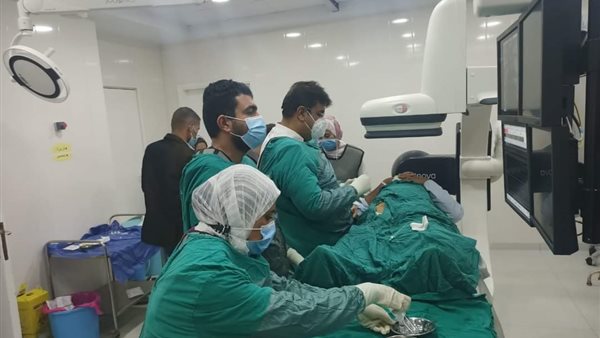 إجراء أول قسطرة مُخية