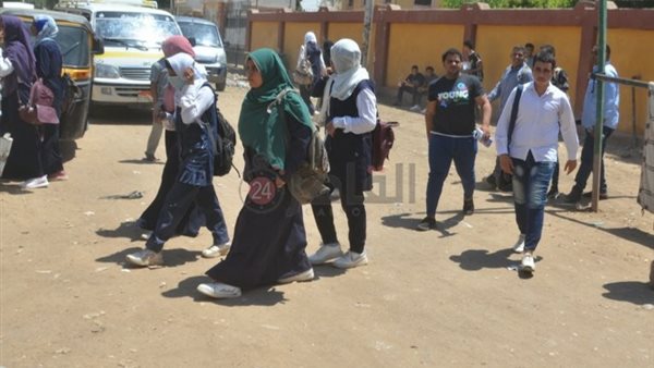 طلاب الثانوية بالأقصر