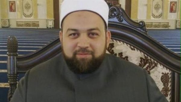 الشيخ يسري عزام أحد