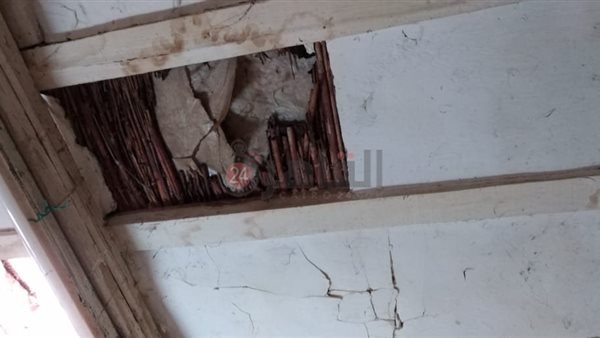 المنزل الآيل للسقوط