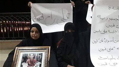 قُتِل أم غرق.. والدة طالب بأسوان تستغيث 