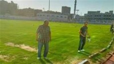 استمرار أعمال صيانة ملعب عبد اللطيف أبو رجيلة (صور)