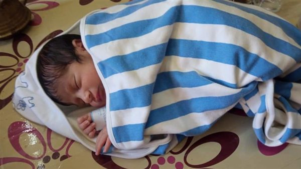 الطفلة الرضيعة