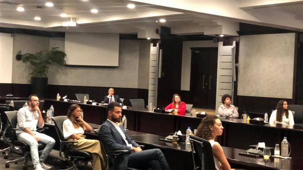 شباب الدارسين بالخارج