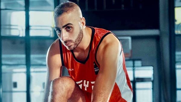  عمر عزب لاعب سلة