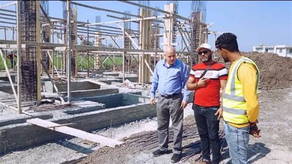 متابعة إنشاء 10 مجمعات