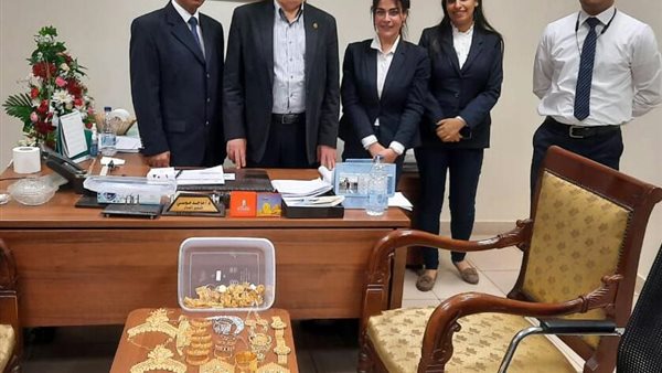 رجال الجمارك بعد