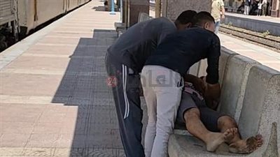 إصابة 4 أشخاص في حادث تصادم قطار بمصد خرساني بنجع حمادي