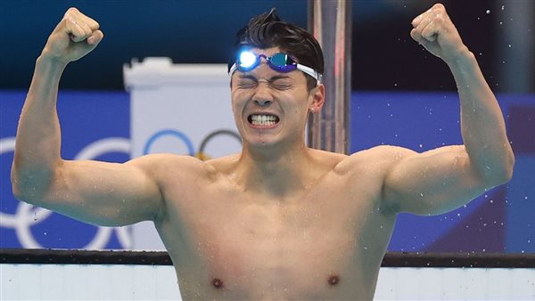 السباح الصيني وانج