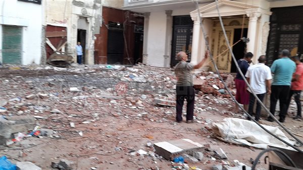 أعمال هدم عقار بحري