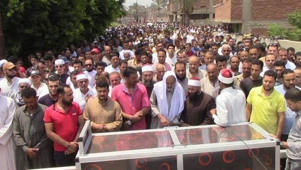 جانب من تشييع الجثمان