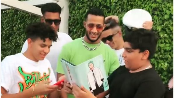 محمد رمضان مع جمهوره