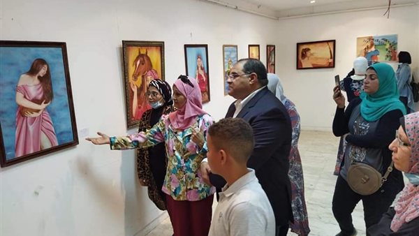 معرض فن تشكيلي