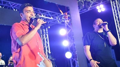 هشام عباس وحميد الشاعري يحييان حفلًا بالساحل الشمالي (صور)