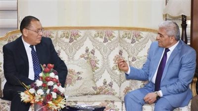 مدير الأمن الجديد يصل الشرقية.. والمحافظ أول المُهنئين (صور)