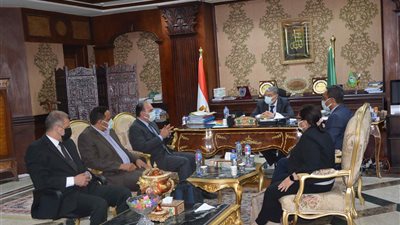 محافظ المنيا يستقبل وفد برنامج التنمية المحلية بصعيد مصر