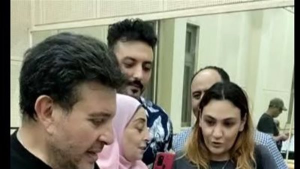 هاني شاكر يحتفل بعودته