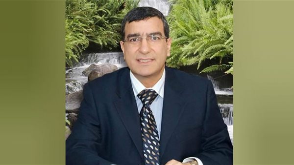 الدكتور عبد اللطيف