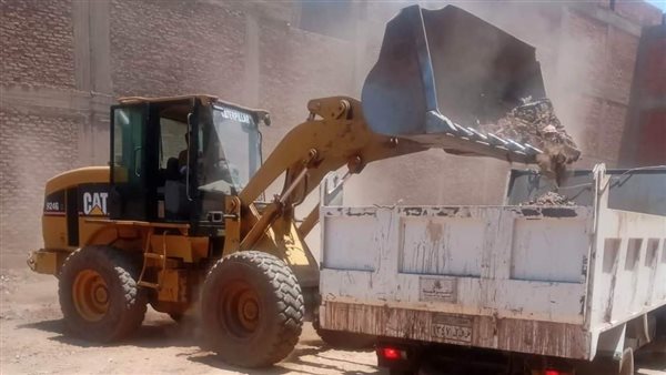 رفع القمامة بأسوان