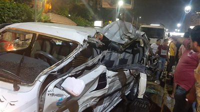 نيابة الإسكندرية تحقق في حادث تصادم ميكروباص بسيارة نقل ووقوع مصابين
