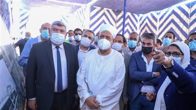 وزيرة الصحة تلتقي شيخ الأزهر بالأقصر