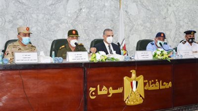 تفاصيل اجتماع محافظ سوهاج لبحث الموقف التنفيذي لمشروعات حياة كريمة