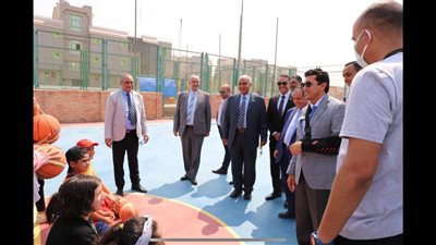 وزير الرياضة ورئيس الجمارك يتفقدان أعمال تطوير نادي المصلحة الرياضي بالقاهرة (صور)