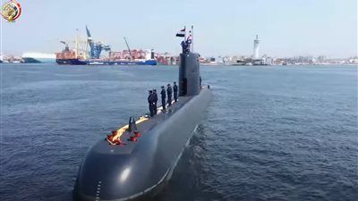 وسط حضور جماهيري غفير.. عرض لـ50 وحدة بحرية احتفالًا بالغواصة S-44 بالإسكندرية (صور وفيديو)
