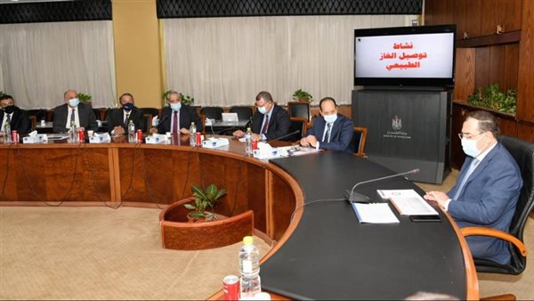 وزير البترول مع رؤساء