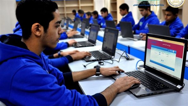 طلاب المدارس التكنولوجية