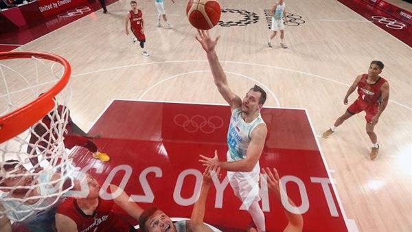 سلوفينيا تفوز على