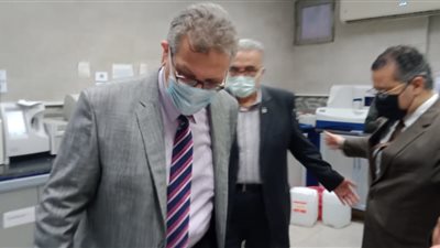 عميد طب بنها: حظر اعتماد التحاليل والأشعة غير المعتمدة للقضاء على 