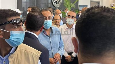 رئيس الوزراء يتفقد مركز خدمة المستثمرين بالإسماعيلية 