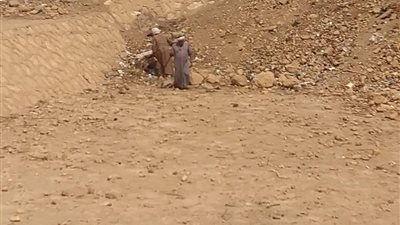 تشكيل لجنة لمتابعة أحوال مخرات السيول غرب الأقصر تحسبًا للتغيرات الجوية