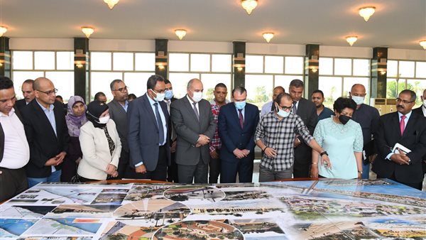 محافظ قنا يتفقد اتصميمات