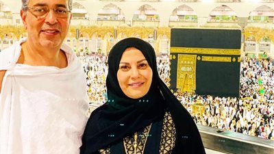 من شهر العسل للحرمين.. الإعلامية جيهان منصور مع عريسها فى العمرة (صور)