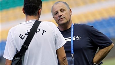 أبو ريدة يطالب جهاز المنتخب بمتابعة حالة محمد صلاح بعد الإصابة