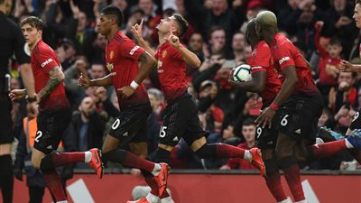 هدرسفيلد يطيح بحظوظ مانشستر يونايتد في الوصول لدوري أبطال أوروبا