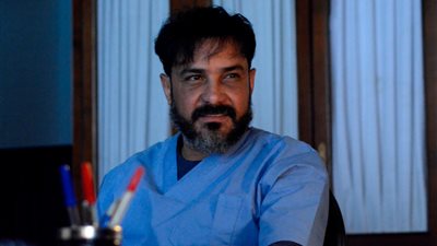 محمد رجب عن “علامة استفهام”: “لسة عارف نهاية المسلسل قريب” (فيديو)