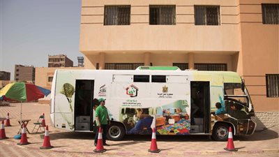 “أطفال بلا مأوى” ينقذ مسن من السويس مصاب بالزهايمر ويعيده لأسرته (صور)