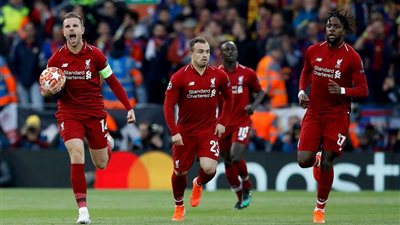 ليفربول يفوز على وولفرهامبتون بثنائية ماني ويفقد الدوري