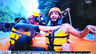 رامز جلال: ” صالح جمعة قلقان نمسك شريط الترامادول اللي في جيبه ” (فيديو)