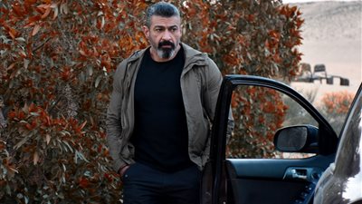 ياسر جلال يتوجه بالشكر لفريق عمل مسلسل “لمس أكتاف”