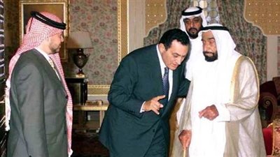 مبارك فى أول حوار صحفى: الشيخ زايد عاد فى طائرة مصرية خوفاً من صدام (صورة)