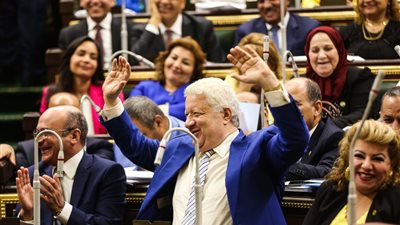 مرتضى منصور متحدثًا عن فرص الزمالك في الكونفدرالية الإفريقية: البطولات رزق (فيديو)