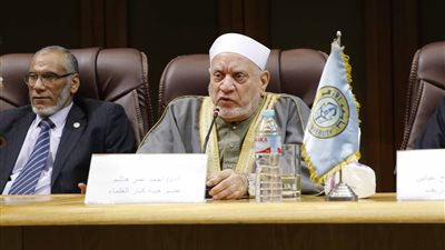 أحمد عمر هاشم: استعينوا على قضاء حوائجكم بالكتمان موضوع ولم يرد عن النبي (فيديو)