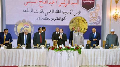 السيسى يشارك القوات المسلحة الإفطار السنوي بمناسبة ذكرى انتصارات العاشر من رمضان (صور)