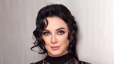 الفنانة سلاف فواخرجي تتعرض لحادث أثناء تصوير “خط ساخن” (صور)