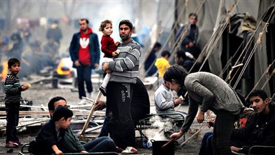 تعرف على أكبر مائدة إفطار للأطفال اللاجئين بمناسبة ذكرى وفاة ” الشيخ زايد” (فيديو)