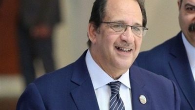 اللواء عباس كامل يزور ليبيا ويلتقي خليفة حفتر